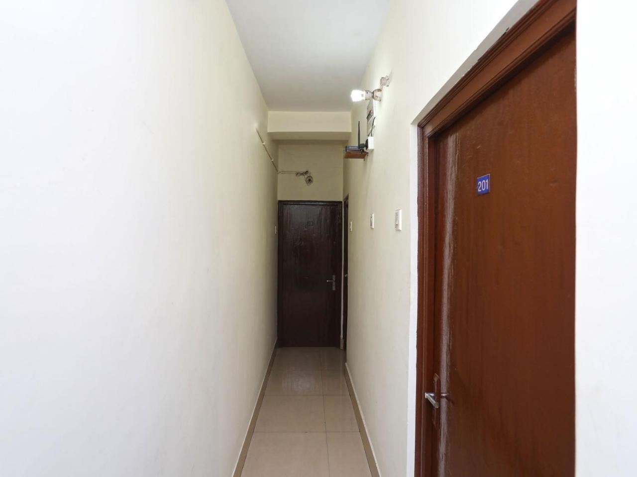 Oyo 13906 Vinita Inn Santragachi ภายนอก รูปภาพ