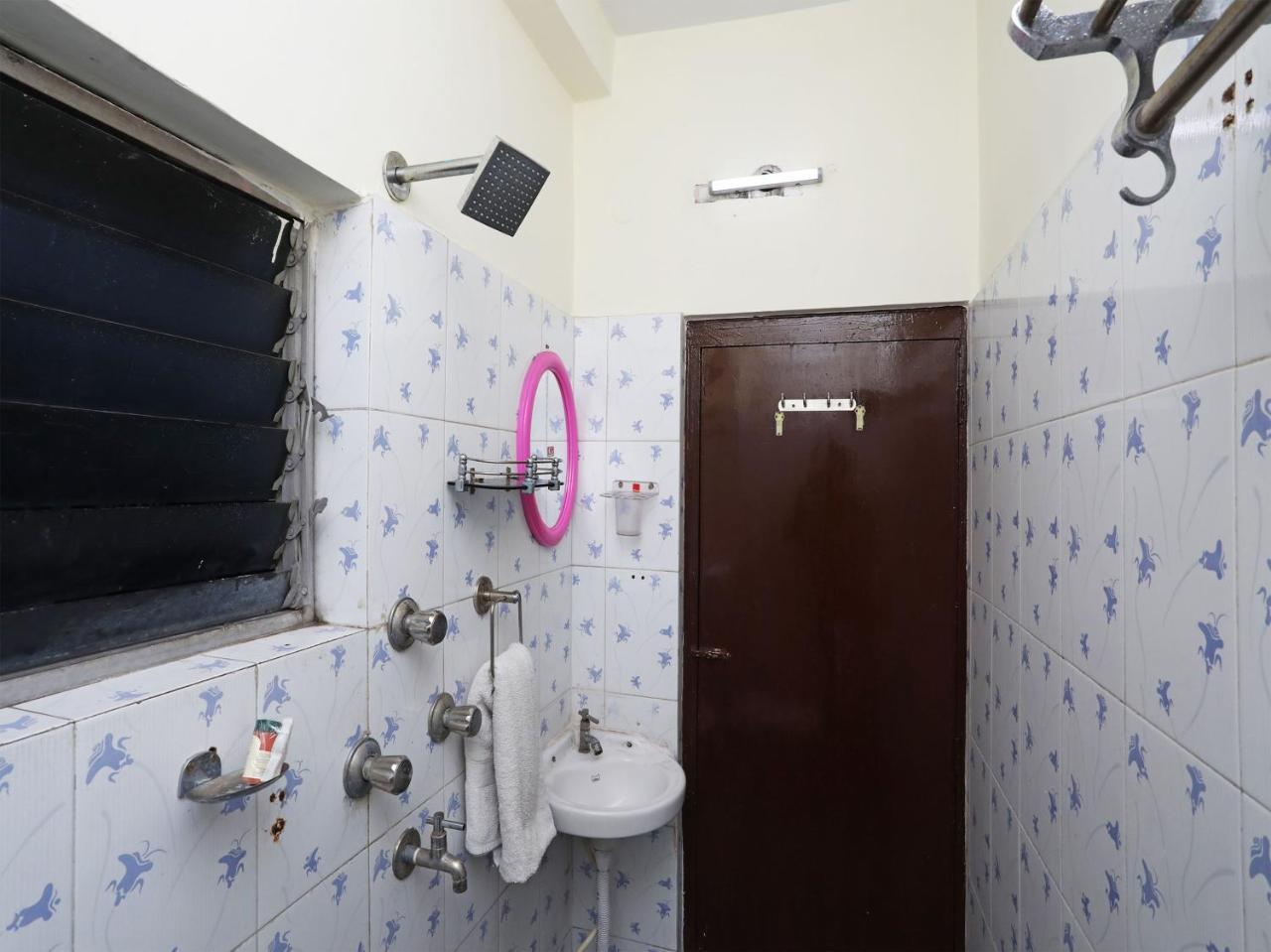 Oyo 13906 Vinita Inn Santragachi ภายนอก รูปภาพ