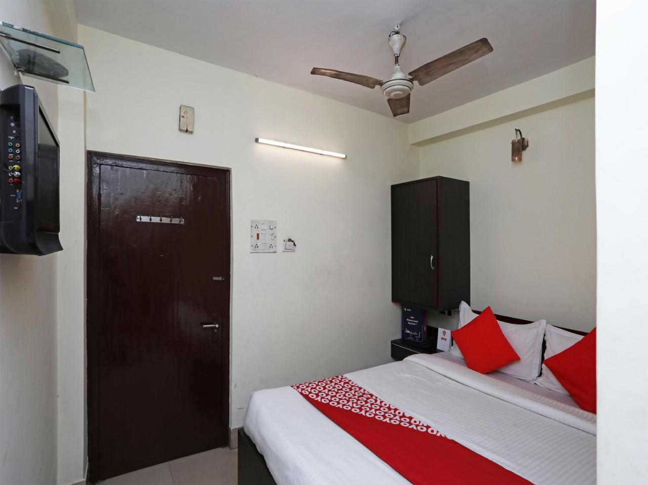 Oyo 13906 Vinita Inn Santragachi ภายนอก รูปภาพ